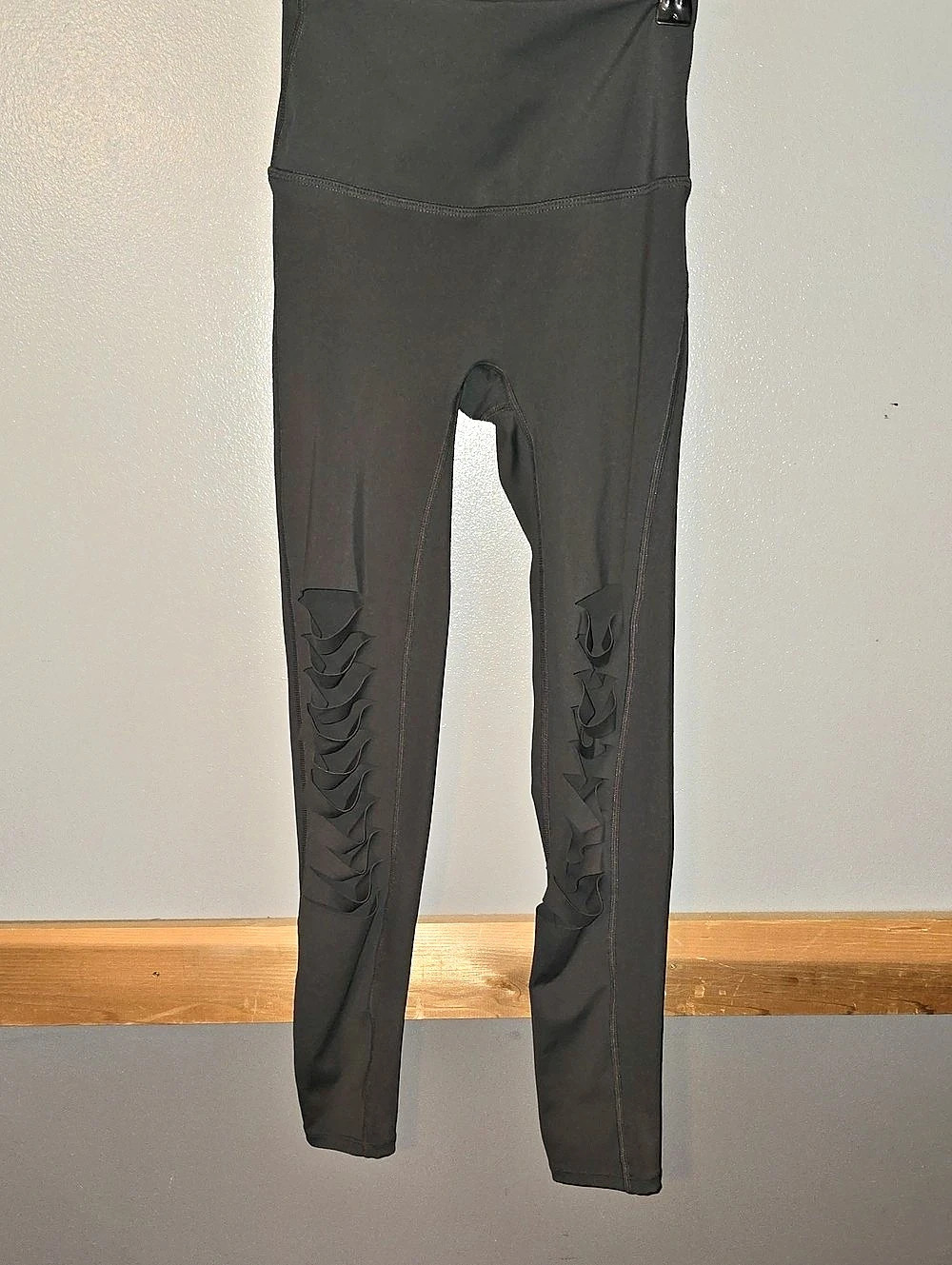 Alo Yoga High-Waist Ripped Warrior Legging Black